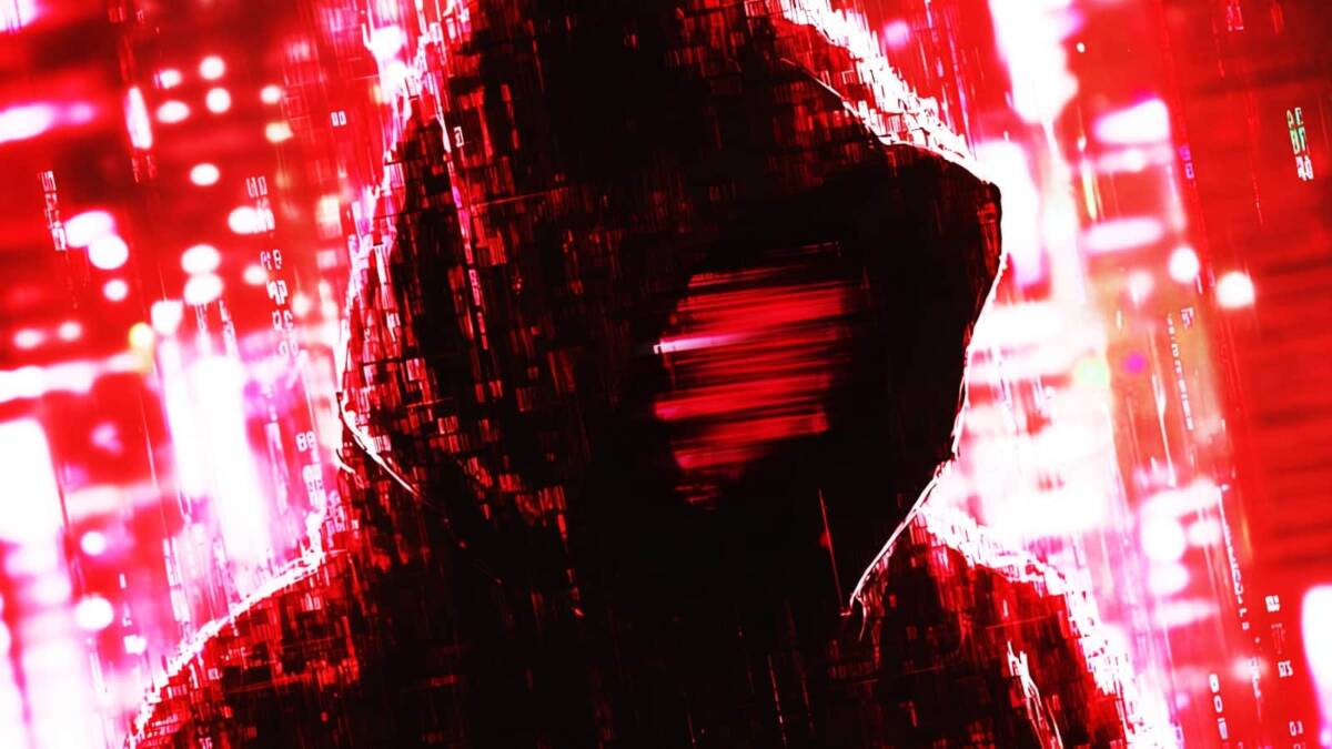 Хорошо скрытая фигура программиста на фоне кода PHPShell