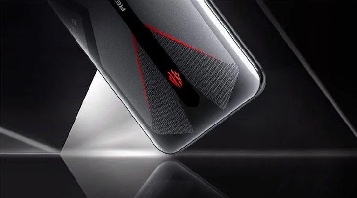 red-magic-5g-hacker-black